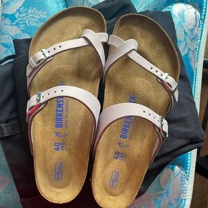 COPY - Birkenstock sandals light purple worn once